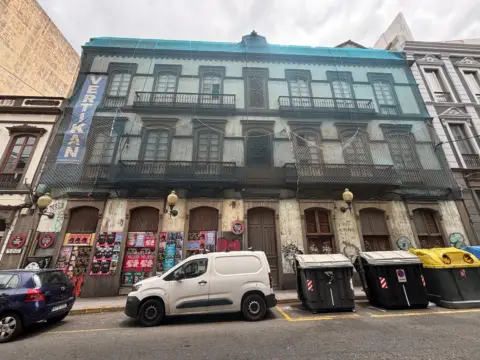 Piso en calle Buenos Aires, 5